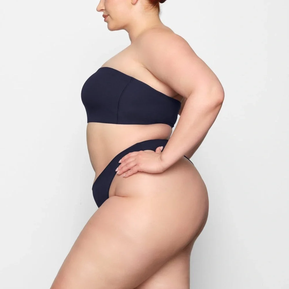 (B10) SKIMS Fits Everybody Bandeau Bra ONLY in navy, Size 2X, NWT‎